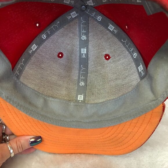 New Era NFL Tampa Bay Buccaneers Red Flat Brim Snapback Cap 59Fifty Unisex - Picture 8 of 10